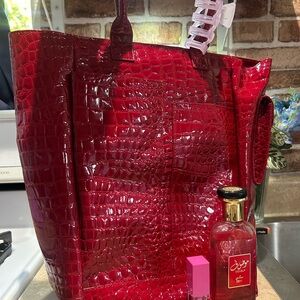 Buxton Glossy Red Crocodile Tote